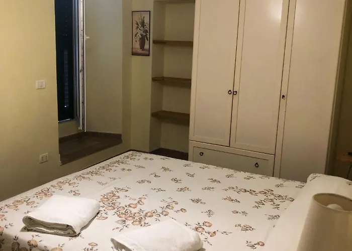 Piombino Isola D'elba San Rocco 公寓 *